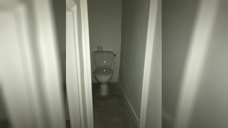 Ma-Cabane - Location Boutique Pont-de-l'Arche, 62 m²