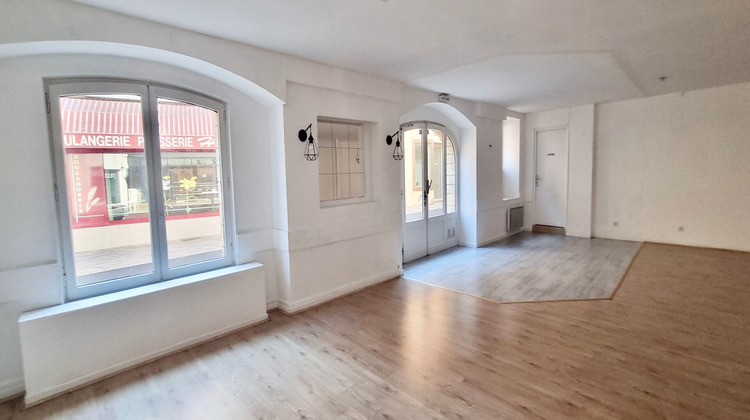 Ma-Cabane - Location Boutique PONT-DU-CHATEAU, 70 m²