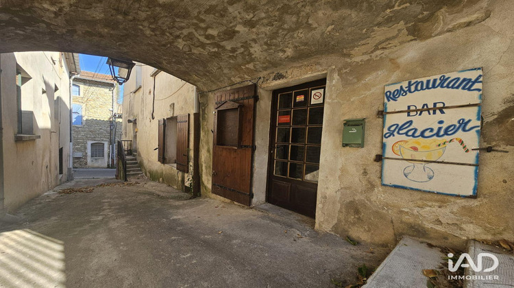 Ma-Cabane - Location Boutique Saint-Julien-de-Peyrolas, 95 m²