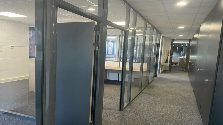 Ma-Cabane - Location Divers Écully, 190 m²