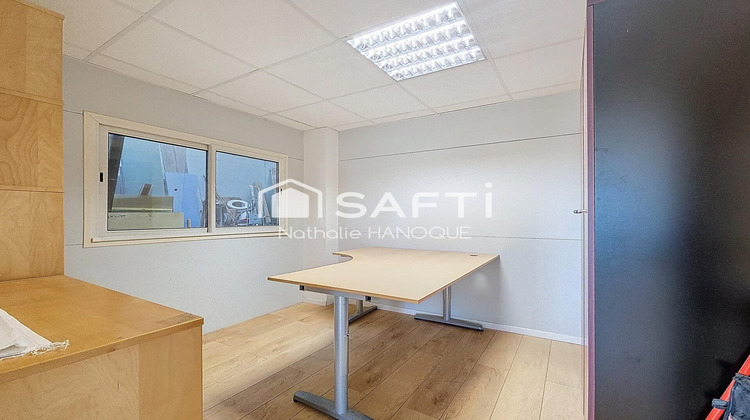 Ma-Cabane - Location Divers Anet, 212 m²