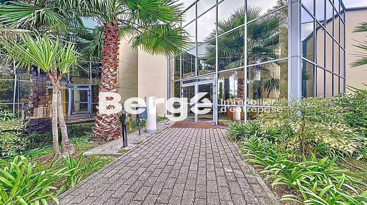 Ma-Cabane - Location Divers Antibes, 685 m²