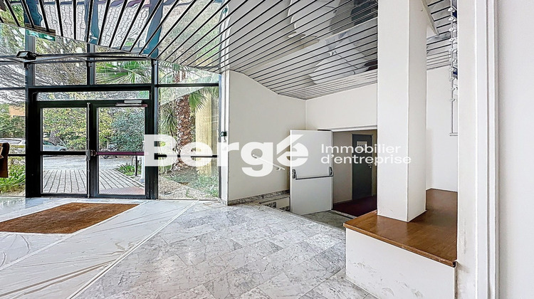 Ma-Cabane - Location Divers Antibes, 685 m²