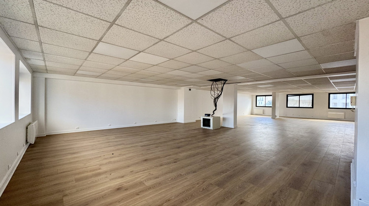 Ma-Cabane - Location Divers Asnières-sur-Seine, 119 m²