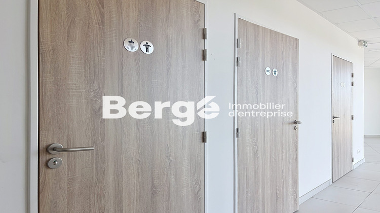 Ma-Cabane - Location Divers Biot, 226 m²