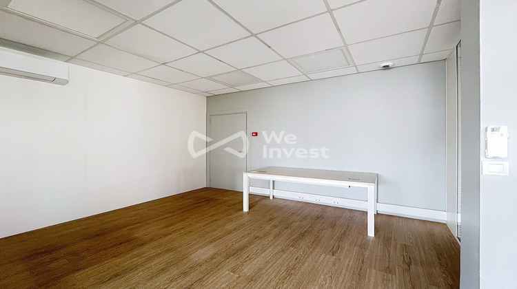 Ma-Cabane - Location Divers Bron, 260 m²