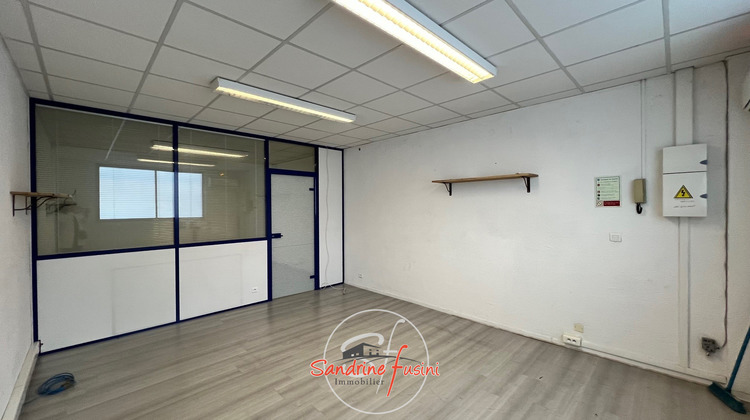 Ma-Cabane - Location Divers Carros, 30 m²