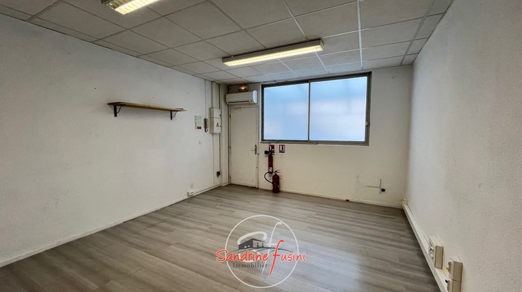 Ma-Cabane - Location Divers Carros, 30 m²