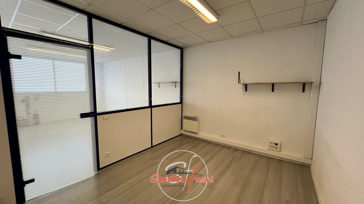 Ma-Cabane - Location Divers Carros, 30 m²