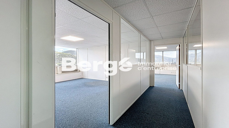 Ma-Cabane - Location Divers Carros, 277 m²