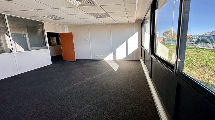 Ma-Cabane - Location Divers Chassieu, 340 m²