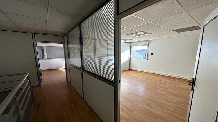 Ma-Cabane - Location Divers DECINES CHARPIEU, 662 m²