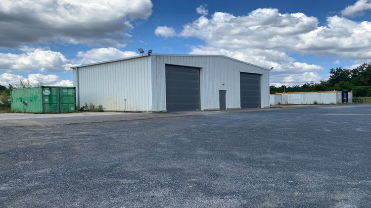 Ma-Cabane - Location Divers DOMPIERRE SUR BESBRE, 230 m²