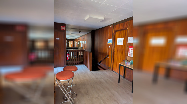 Ma-Cabane - Location Divers ECHIROLLES, 469 m²