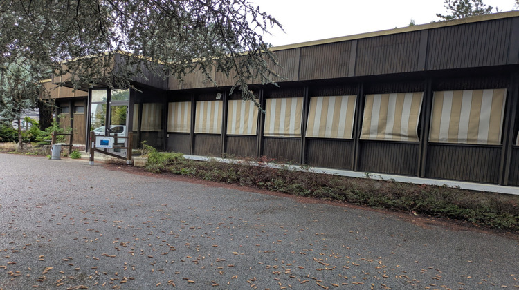 Ma-Cabane - Location Divers ECHIROLLES, 469 m²