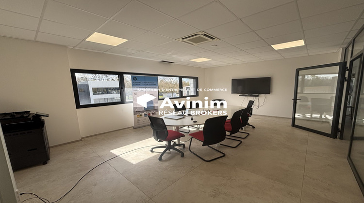 Ma-Cabane - Location Divers Foucherans, 300 m²