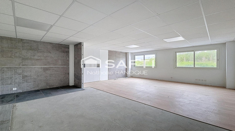 Ma-Cabane - Location Divers Houdan, 250 m²