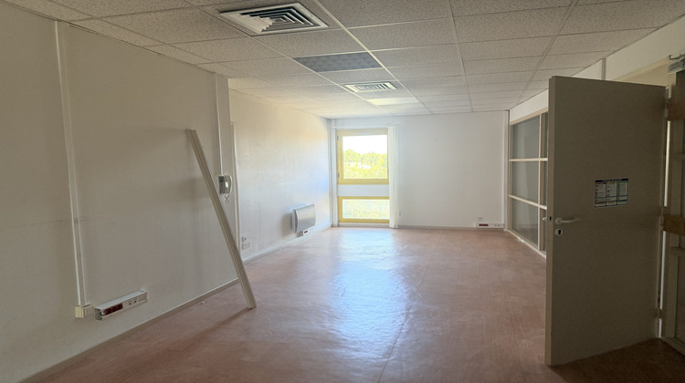 Ma-Cabane - Location Divers Istres, 258 m²