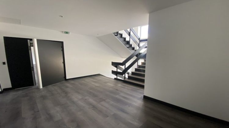 Ma-Cabane - Location Divers La Courneuve, 162 m²