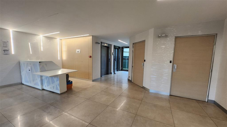 Ma-Cabane - Location Divers LA GARENNE COLOMBES, 203 m²