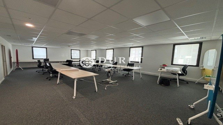 Ma-Cabane - Location Divers La Roche-sur-Yon, 181 m²