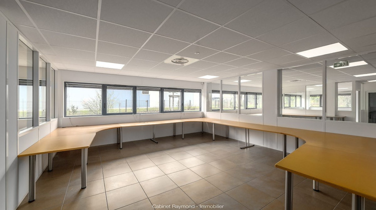Ma-Cabane - Location Divers Le Pont-de-Claix, 150 m²