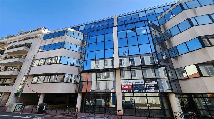 Ma-Cabane - Location Divers LEVALLOIS PERRET, 207 m²