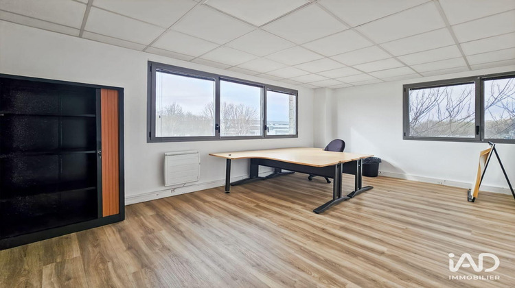 Ma-Cabane - Location Divers Lieusaint, 200 m²