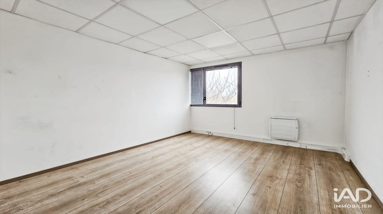 Ma-Cabane - Location Divers Lieusaint, 200 m²