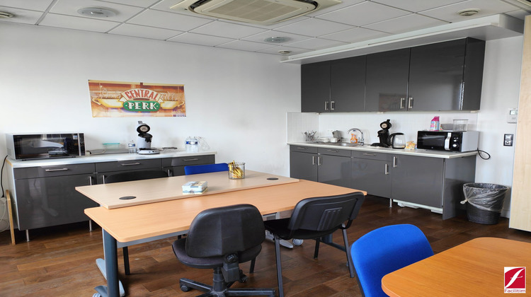 Ma-Cabane - Location Divers Montigny-le-Bretonneux, 433 m²