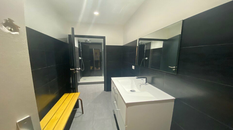 Ma-Cabane - Location Divers Nanterre, 259 m²