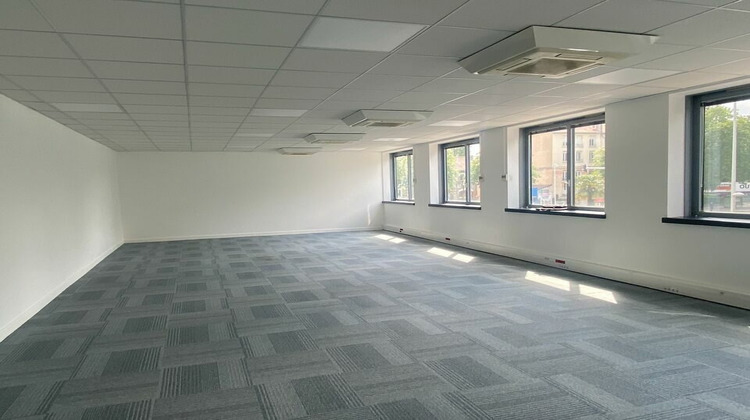 Ma-Cabane - Location Divers Nanterre, 259 m²