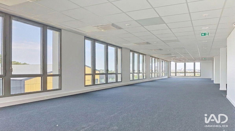 Ma-Cabane - Location Divers Pacé, 270 m²