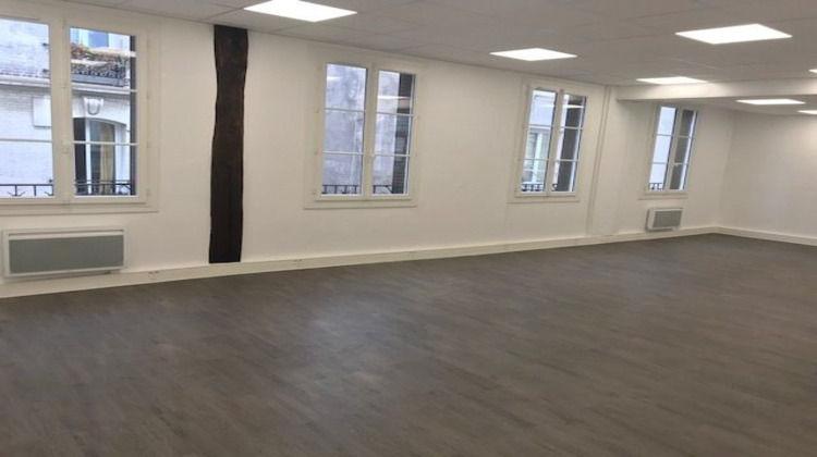 Ma-Cabane - Location Divers Paris, 90 m²