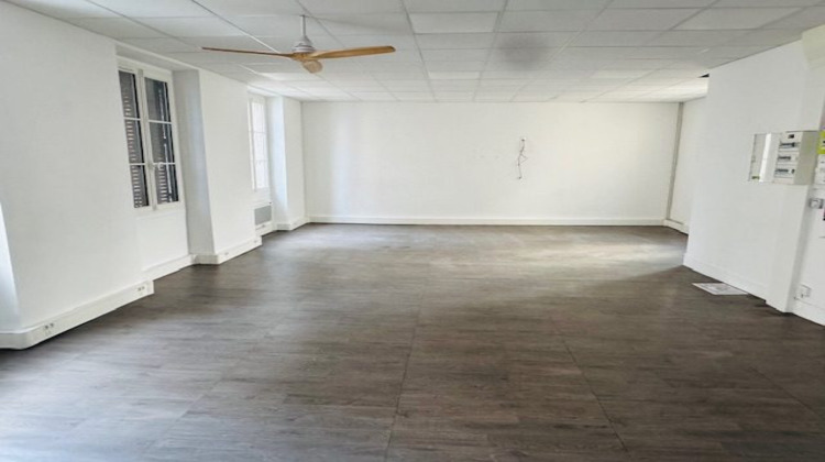 Ma-Cabane - Location Divers Paris, 90 m²