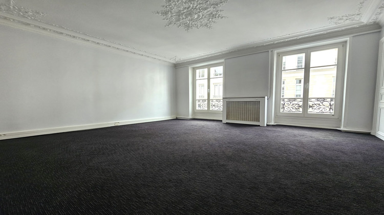 Ma-Cabane - Location Divers Paris, 186 m²