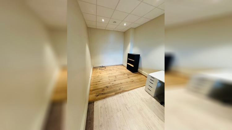 Ma-Cabane - Location Divers Paris, 128 m²