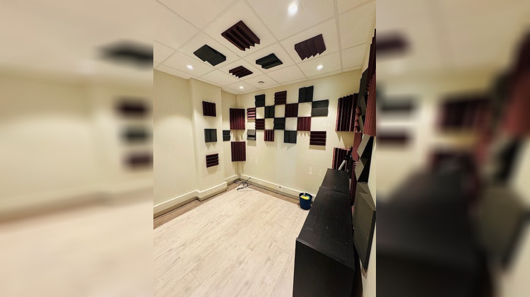 Ma-Cabane - Location Divers Paris, 128 m²