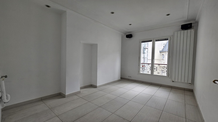 Ma-Cabane - Location Divers Paris, 142 m²