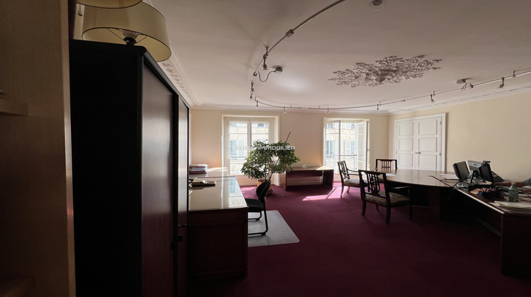 Ma-Cabane - Location Divers Paris, 136 m²