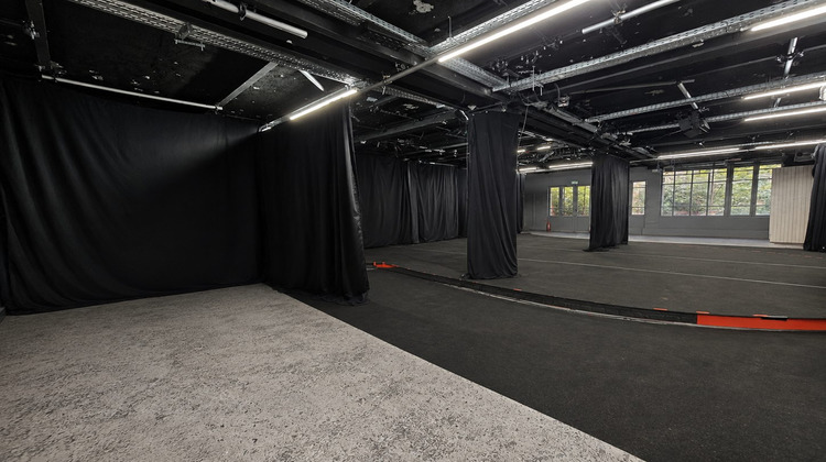 Ma-Cabane - Location Divers Paris, 290 m²