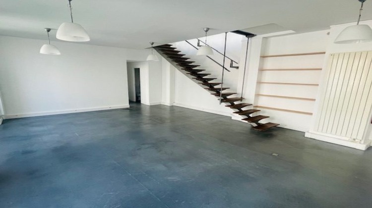 Ma-Cabane - Location Divers Paris, 179 m²