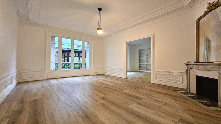 Ma-Cabane - Location Divers Paris, 95 m²