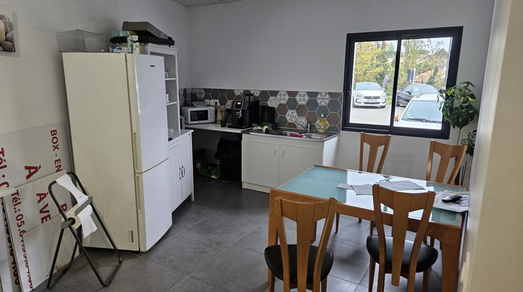 Ma-Cabane - Location Divers Pechbonnieu, 270 m²