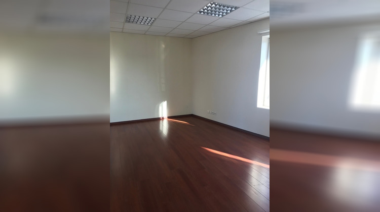 Ma-Cabane - Location Divers PERIGUEUX, 190 m²