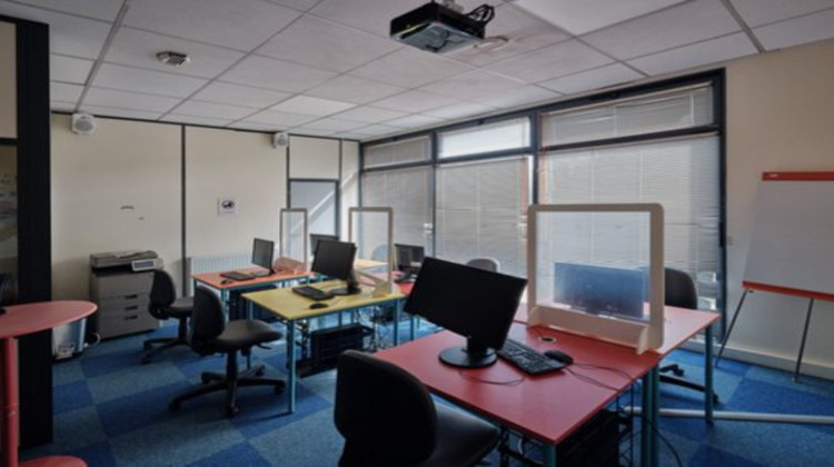 Ma-Cabane - Location Divers Pontoise, 908 m²