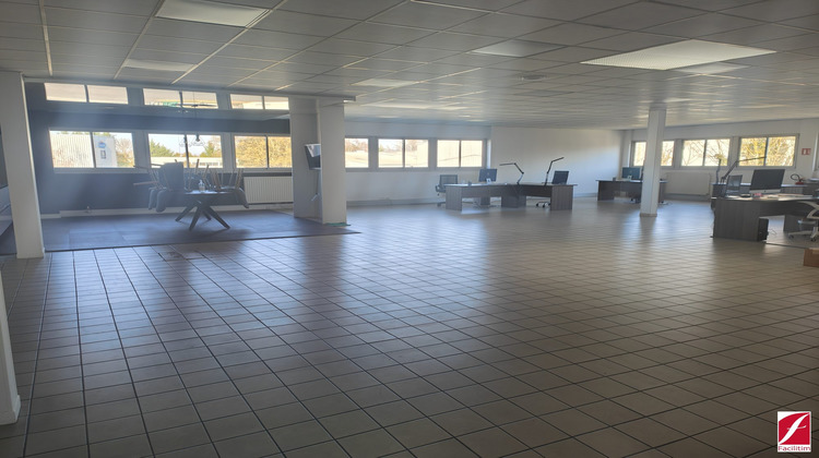 Ma-Cabane - Location Divers Pringy, 294 m²