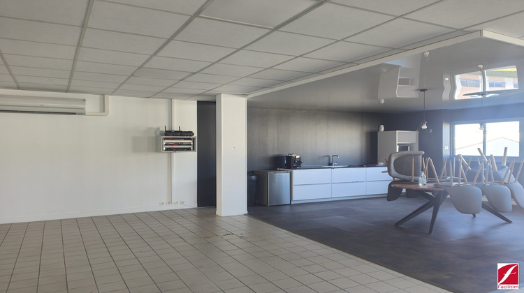 Ma-Cabane - Location Divers Pringy, 294 m²