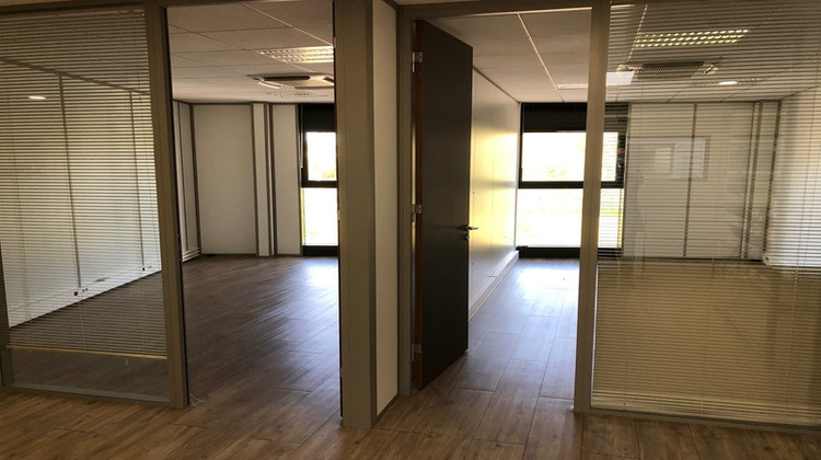 Ma-Cabane - Location Divers RILLIEUX LA PAPE, 200 m²