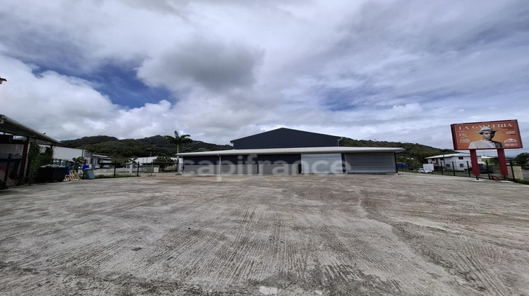 Ma-Cabane - Location Divers ROBERT, 1000 m²